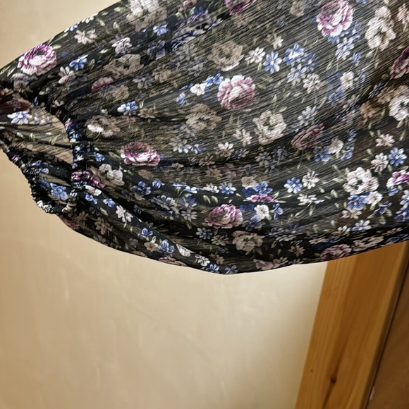 City Chic Floral Faux Wrap dress - Picture 5 of 7